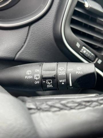 Photo of 2021 White Jeep Cherokee