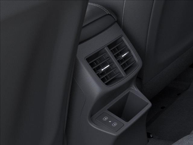 Photo of 2026 Clear White/Black Top Kia Seltos