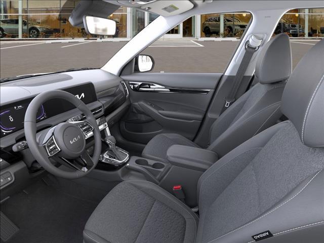 Photo of 2026 Clear White/Black Top Kia Seltos