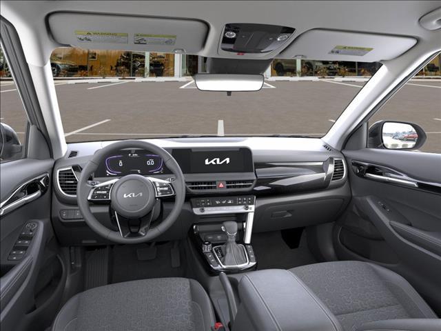 Photo of 2026 Clear White/Black Top Kia Seltos
