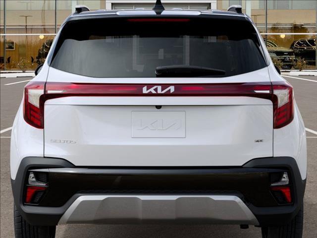 Photo of 2026 Clear White/Black Roof Kia Seltos
