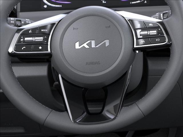 Photo of 2026 Clear White/Black Roof Kia Seltos
