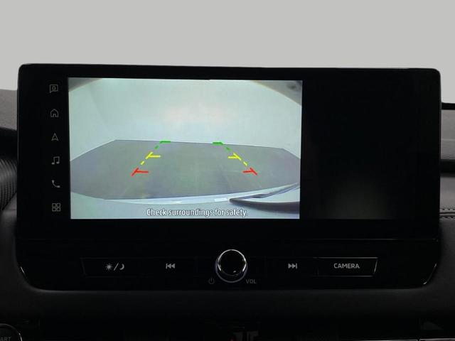 Photo of 2025 White Diamond Mitsubishi Outlander