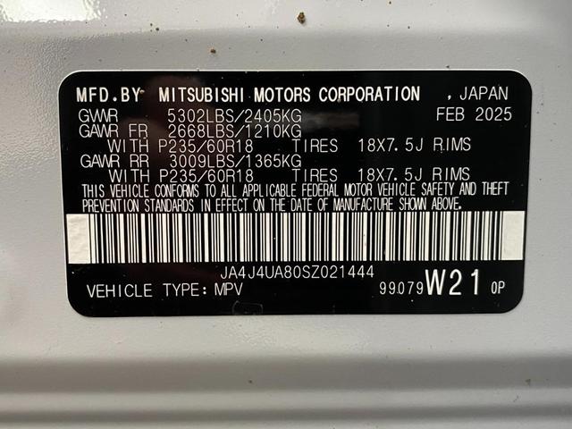 Photo of 2025 White Diamond Mitsubishi Outlander