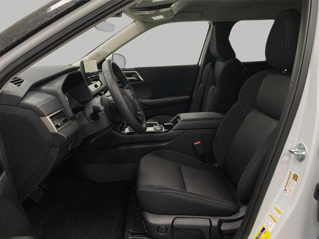 Photo of 2025 White Diamond Mitsubishi Outlander