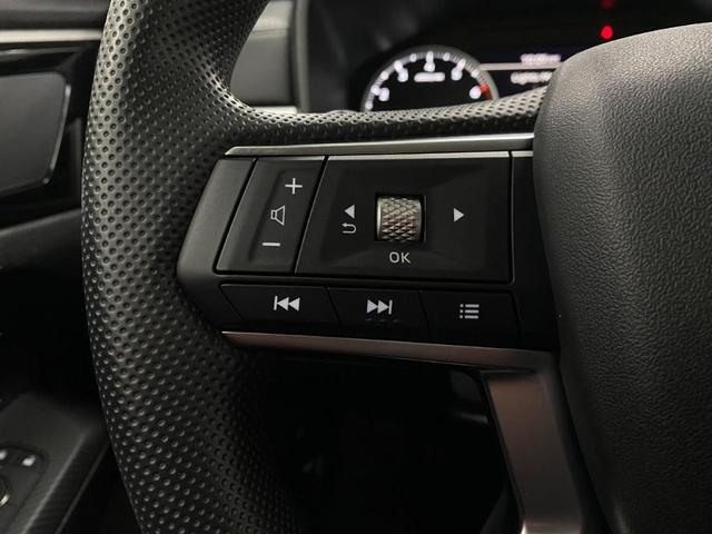 Photo of 2025 White Diamond Mitsubishi Outlander