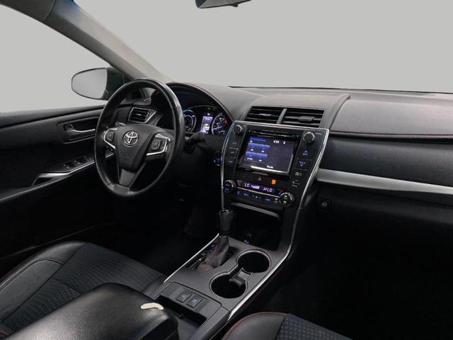 Photo of 2015 Gray Toyota Camry Hybrid
