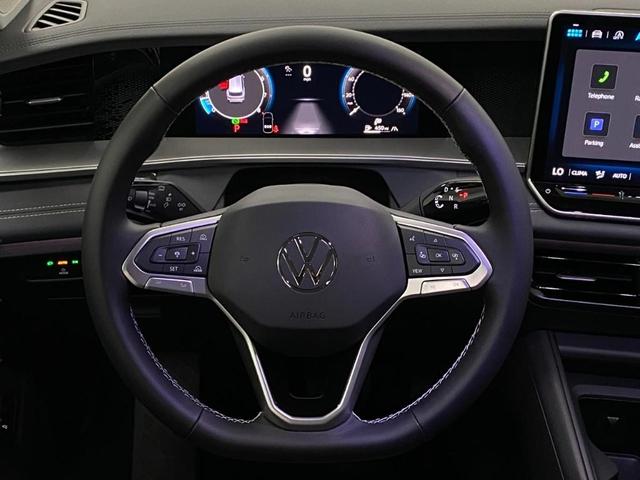Photo of 2025 Pyrite Silver Metallic Volkswagen Tiguan