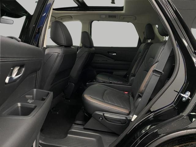 Photo of 2025 Black Nissan Pathfinder