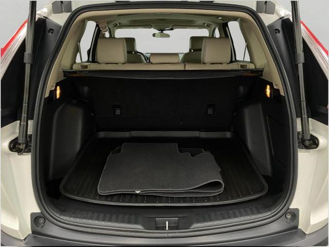 Photo of 2018 White Diamond Pearl Honda CR-V