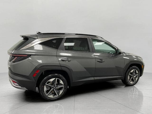 Photo of 2025 Amazon Gray Hyundai TUCSON Hybrid