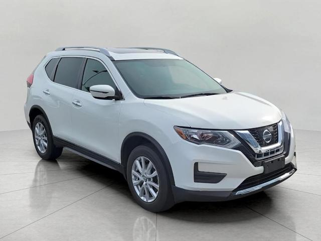 Photo of 2017 White Nissan Rogue