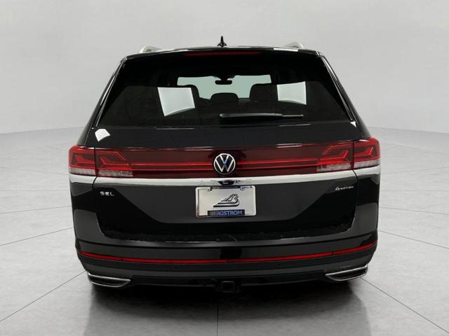Photo of 2025 Deep Black Pearl Effect Volkswagen Atlas