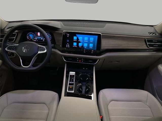 Photo of 2025 Deep Black Pearl Effect Volkswagen Atlas
