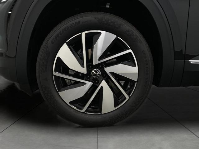 Photo of 2025 Deep Black Pearl Effect Volkswagen Atlas