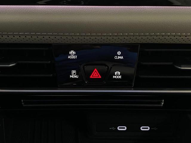 Photo of 2025 Deep Black Pearl Effect Volkswagen Atlas