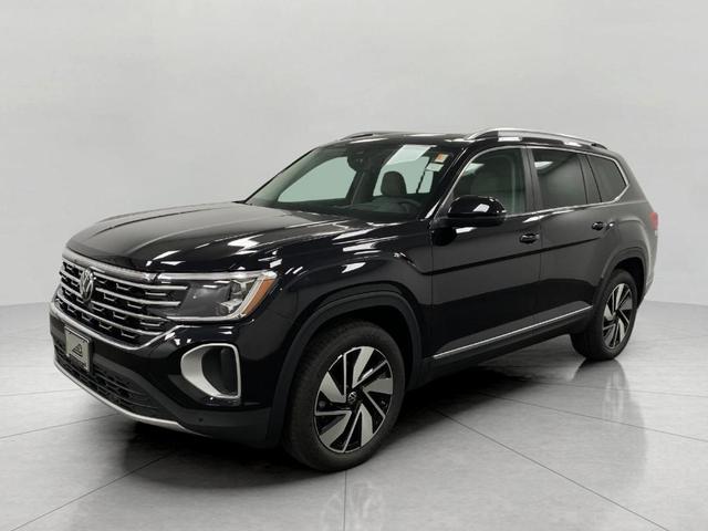 Photo of 2025 Deep Black Pearl Effect Volkswagen Atlas