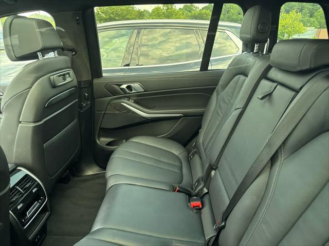 Photo of 2022 Gray BMW X7