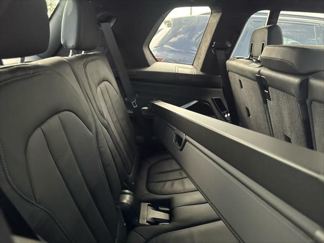 Photo of 2022 Gray BMW X7