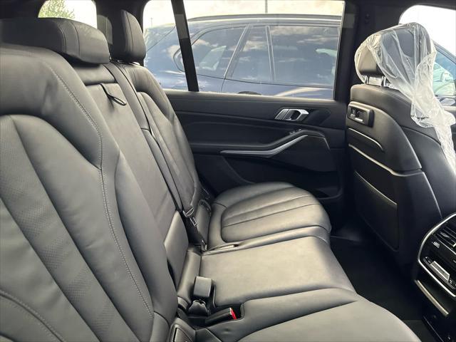 Photo of 2022 Gray BMW X7