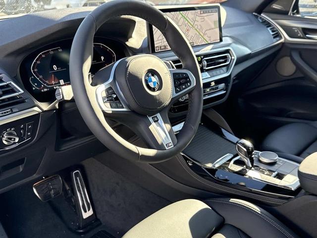 Photo of 2025 White BMW X4