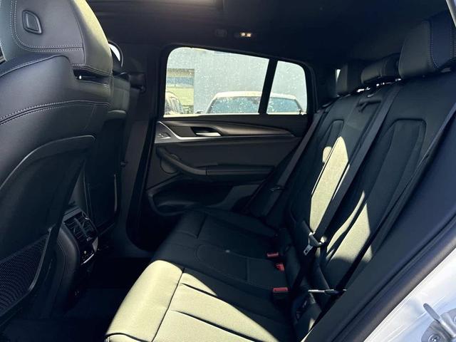 Photo of 2025 White BMW X4