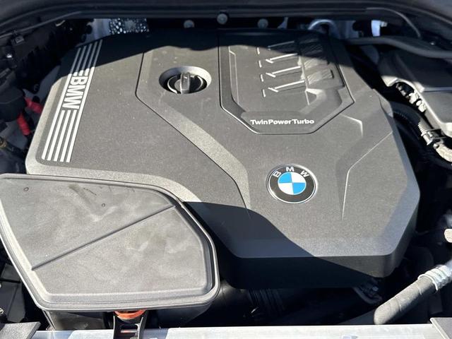 Photo of 2025 White BMW X4