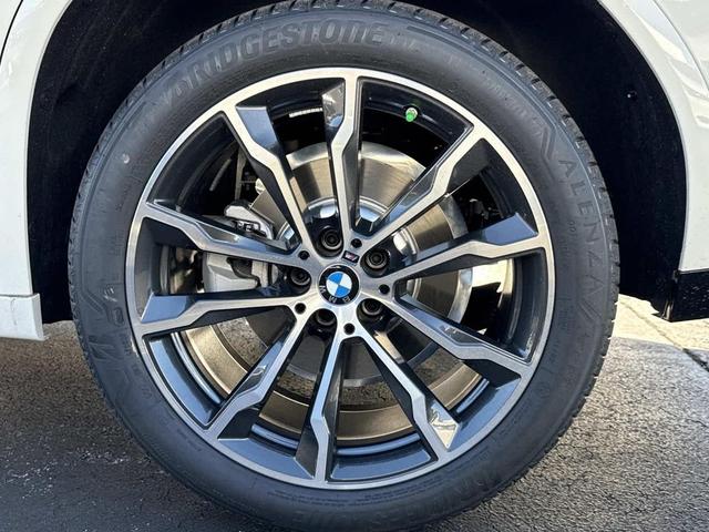 Photo of 2025 White BMW X4