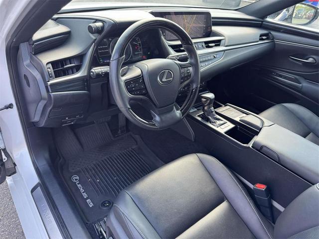 Photo of 2021 Eminent White Pearl Lexus ES 300h