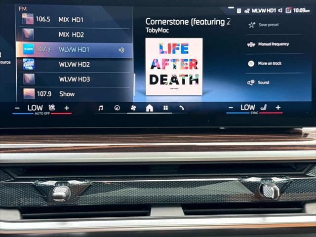 Photo of 2026 White BMW X7