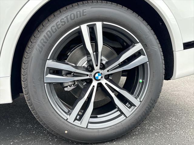 Photo of 2026 White BMW X7