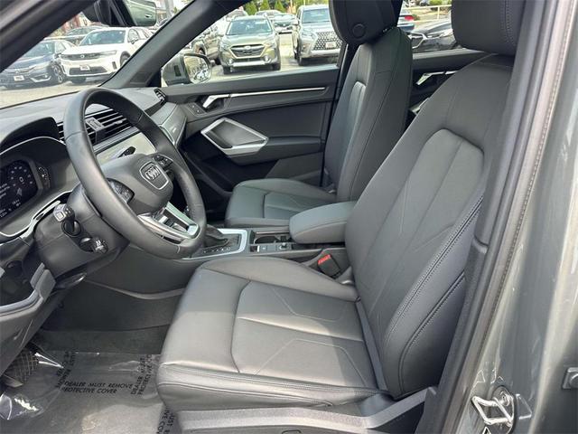 Photo of 2024 Chronos Gray Metallic Audi Q3