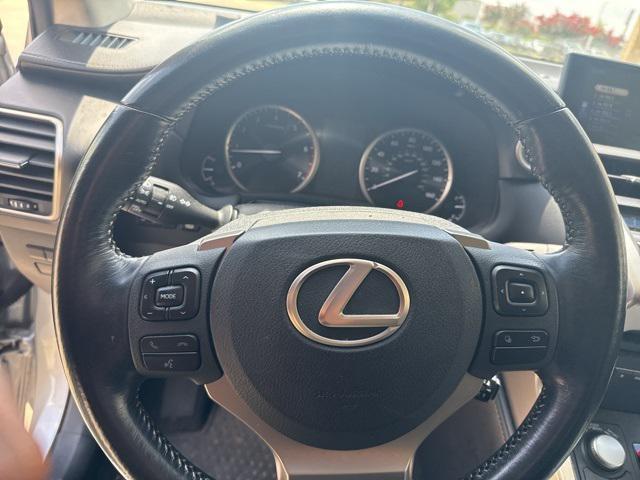 Photo of 2017 Silver Lexus NX 200t