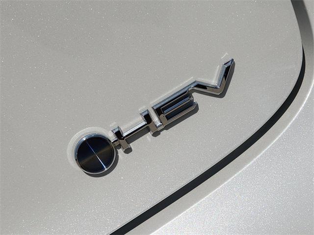 Photo of 2026 Wind Chill Pearl Toyota Prius