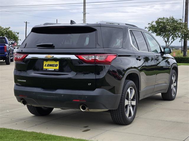 Photo of 2018 Mosaic Black Metallic Chevrolet Traverse