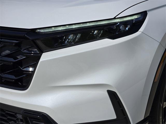 Photo of 2023 Platinum White Pearl Honda CR-V Hybrid
