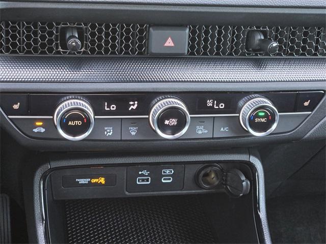 Photo of 2023 Platinum White Pearl Honda CR-V Hybrid