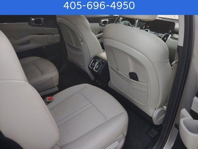 Photo of 2023 Steel Gray Kia Sorento Hybrid