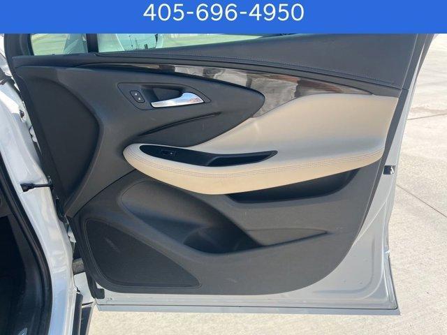 Photo of 2019 Summit White Buick Envision