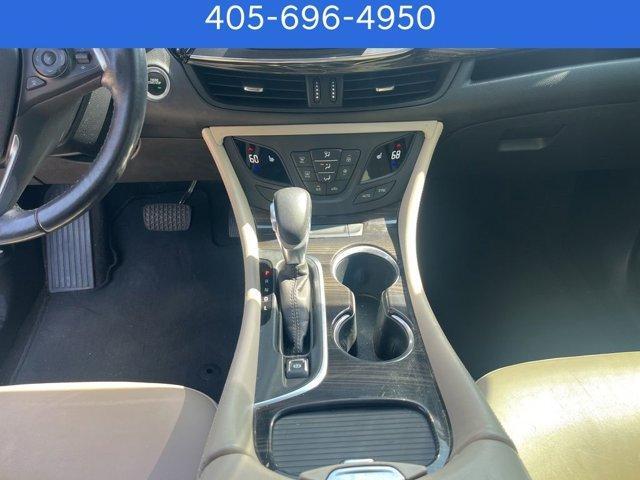 Photo of 2019 Summit White Buick Envision