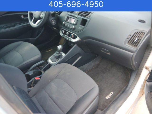 Photo of 2014 Bright Silver Kia Rio