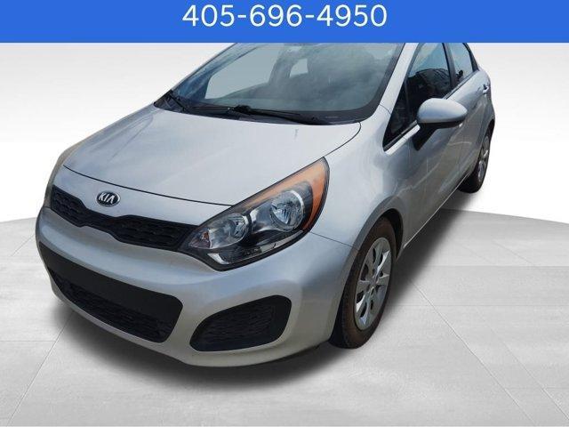 Photo of 2014 Bright Silver Kia Rio