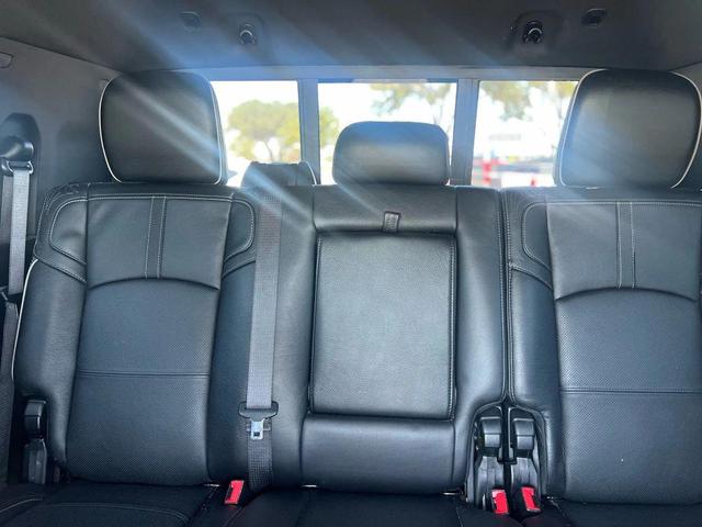 Photo of 2020 Diamond Black Crystal Pearlcoat RAM 3500