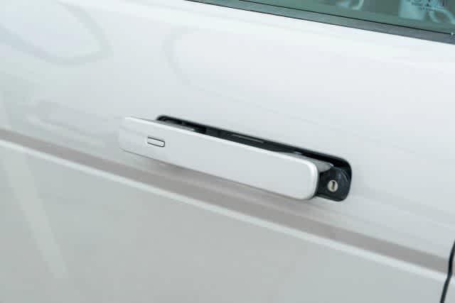 Photo of 2020 Seoul Pearl Silver Metallic Land Rover Range Rover Evoque