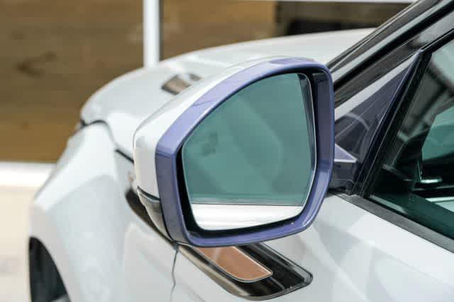 Photo of 2020 Seoul Pearl Silver Metallic Land Rover Range Rover Evoque