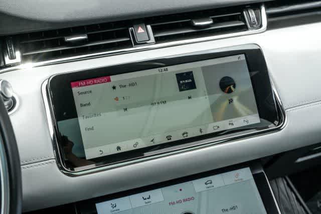 Photo of 2020 Seoul Pearl Silver Metallic Land Rover Range Rover Evoque