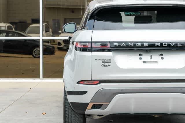 Photo of 2020 Seoul Pearl Silver Metallic Land Rover Range Rover Evoque