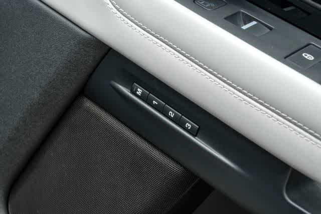 Photo of 2020 Seoul Pearl Silver Metallic Land Rover Range Rover Evoque