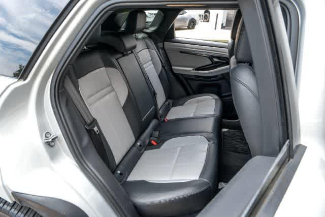 Photo of 2020 Seoul Pearl Silver Metallic Land Rover Range Rover Evoque