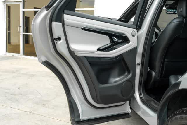 Photo of 2020 Seoul Pearl Silver Metallic Land Rover Range Rover Evoque